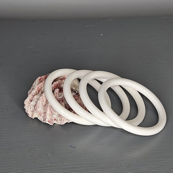 Vintage Other - Vtg White Acrylic Bangle Bracelets (Set of 4) .25"